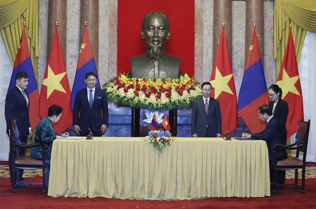 Chủ tịch nước Võ Văn Thưởng chủ trì Lễ đón Tổng thống Mông Cổ thăm cấp Nhà nước tới Việt Nam - Ảnh 4.