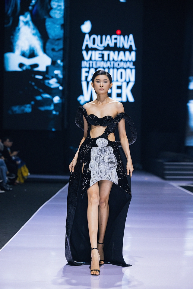 Hoa hậu Lương Thùy Linh làm vedette trong show diễn của Phan Đăng Hoàng - Ảnh 6.