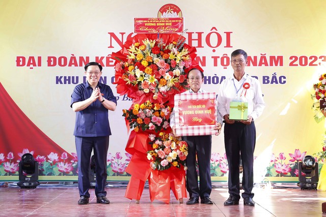 Chủ tịch Quốc hội Vương Đình Huệ dự Ngày hội Đại đoàn kết toàn dân tộc ở khu dân cư tại Đà Nẵng - Ảnh 2.