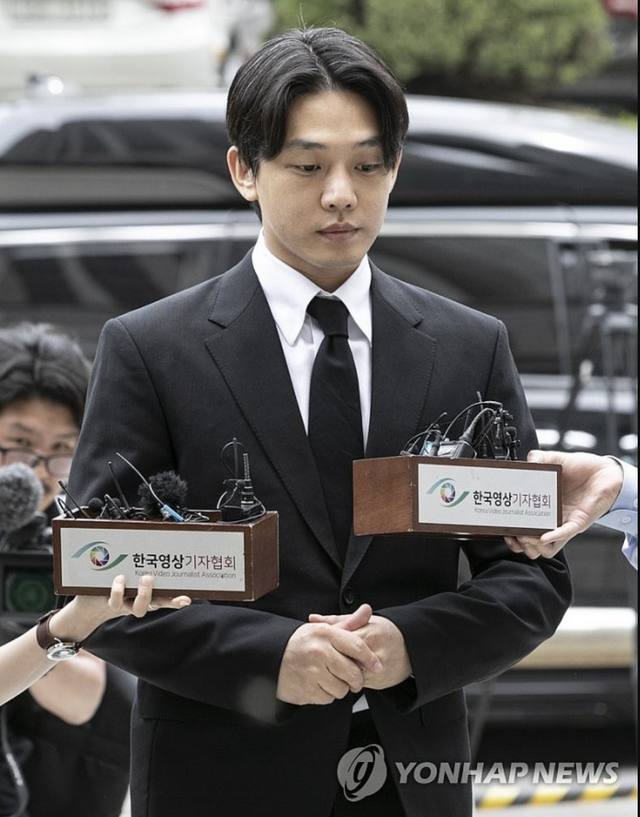 Yoo Ah In củng cố đội ngũ pháp lý, yêu cầu hoãn ngày xét xử - Ảnh 1.