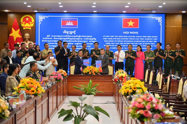 Kiên Giang ký kết hợp tác tìm kiếm hài cốt liệt sĩ với 4 tỉnh thuộc Campuchia - Ảnh 1.