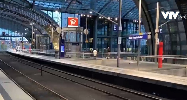Đình công lớn tại Đức, giao thông đường sắt gián đoạn diện rộng - Ảnh 1.
