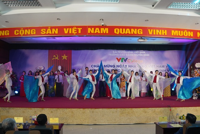 Trường Cao đẳng Truyền hình kỷ niệm Ngày nhà giáo Việt Nam và 30 năm trường trực thuộc Đài THVN - Ảnh 2.