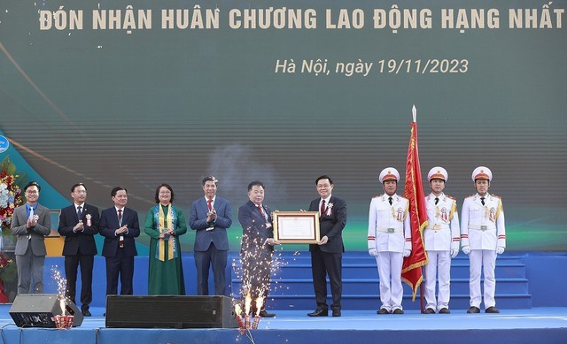 Chủ tịch Quốc hội Vương Đình Huệ dự Lễ kỷ niệm 60 năm xây dựng và phát triển Học viện Tài chính - Ảnh 3.
