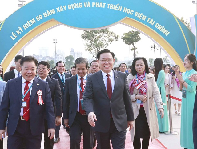 Chủ tịch Quốc hội Vương Đình Huệ dự Lễ kỷ niệm 60 năm xây dựng và phát triển Học viện Tài chính - Ảnh 1.