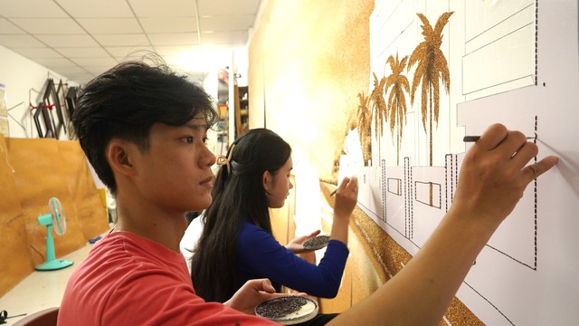 Bức tranh làm từ gạo ST 25 ngon nhất thế giới sắp được xác lập Kỷ lục Việt Nam - Ảnh 2.