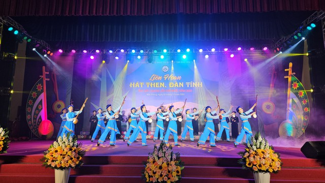 Hàng trăm nghệ nhân, diễn viên tham gia Liên hoan hát Then, đàn Tính lần đầu tại Bắc Giang - Ảnh 3.