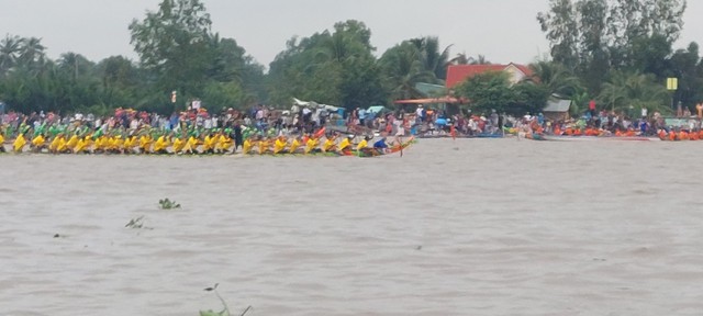 Hàng ngàn người dân tham dự ngày hội văn hóa dân tộc Khmer ở Kiên Giang - Ảnh 2.