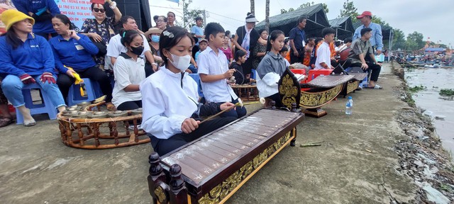 Hàng ngàn người dân tham dự ngày hội văn hóa dân tộc Khmer ở Kiên Giang - Ảnh 3.
