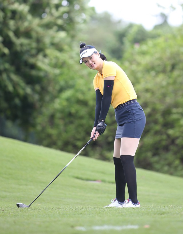 Hoa hậu Ngọc Hân, Á hậu Huyền My cùng dàn người đẹp khoe sắc ở giải golf huyền thoại   - Ảnh 5.