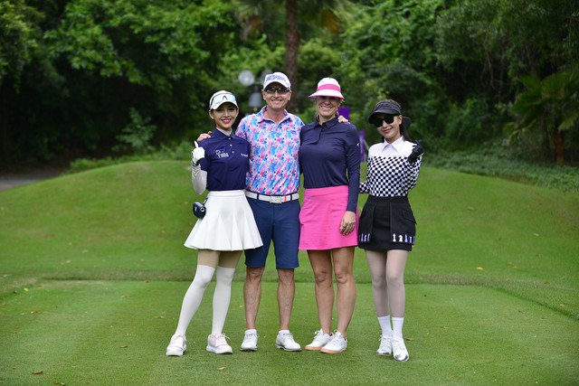 Hoa hậu Ngọc Hân, Á hậu Huyền My cùng dàn người đẹp khoe sắc ở giải golf huyền thoại   - Ảnh 2.
