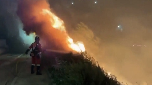 Sơ tán ít nhất 800 người do cháy rừng tại Tây Ban Nha - Ảnh 1.