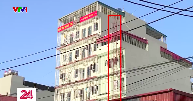 Sau phản ánh về độ an toàn thang thoát hiểm chung cư mini, Sở Xây dựng tỉnh Bắc Giang lên tiếng - Ảnh 1.