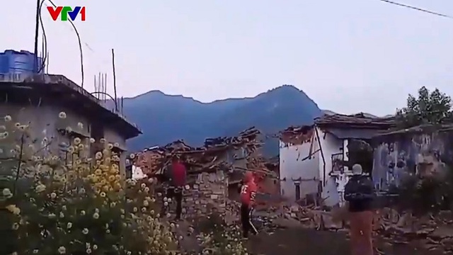 Động đất mạnh tại Nepal, ít nhất 128 người thiệt mạng - Ảnh 1.