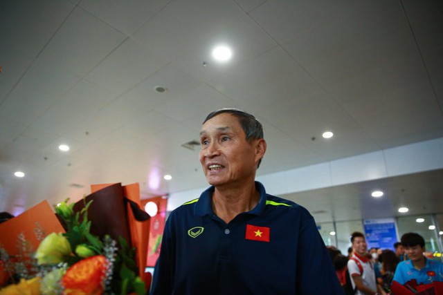 Đội tuyển nữ Việt Nam về nước, khép lại hành trình vòng loại thứ 2 Olympic nữ Paris 2024  - Ảnh 1.