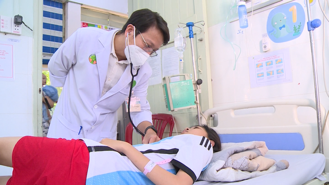 TP Hồ Chí Minh: Bệnh tay chân miệng tăng, nhiều trẻ diễn tiến nặng - Ảnh 2.