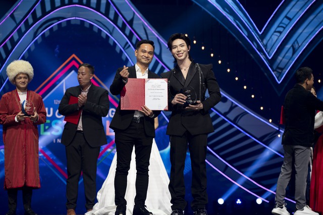 Erik mang Ghen tham dự ABU TV Song Festival 2023 tại Hàn Quốc - Ảnh 4.