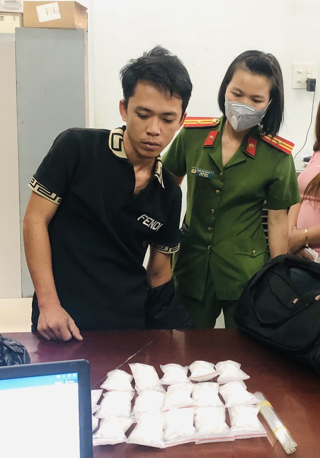 Bắt quả tang vụ vận chuyển ma túy đá lớn nhất trước đến nay tại Phú Yên - Ảnh 1.