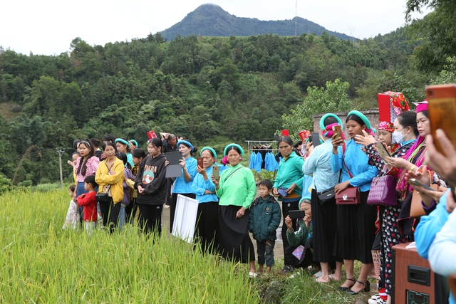 Ngày hội trình diễn cây Nêu và giao lưu văn hóa du lịch các dân tộc Việt Nam được tổ chức tại Hà Nội - Ảnh 1.
