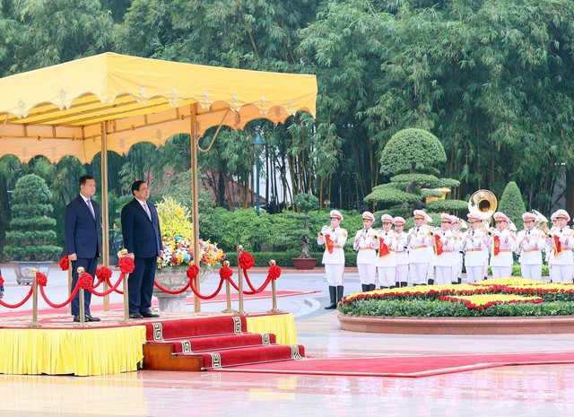 Thủ tướng Phạm Minh Chính chủ trì Lễ đón Thủ tướng Campuchia thăm chính thức Việt Nam - Ảnh 2.