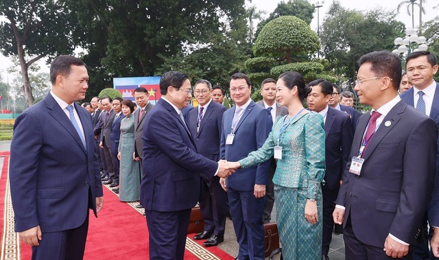 Thủ tướng Phạm Minh Chính chủ trì Lễ đón Thủ tướng Campuchia thăm chính thức Việt Nam - Ảnh 5.