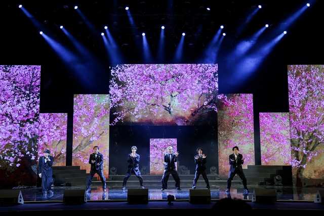 Nhóm nhạc nam nổi tiếng Nhật Bản mang hit đến Việt Nam - Ảnh 7.