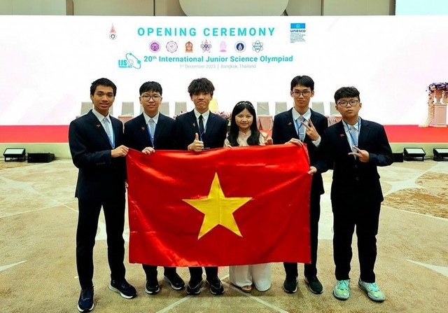 Gặp gỡ nam sinh Hà Nội giành huy chương Olympic Khoa học trẻ quốc tế - Ảnh 1.