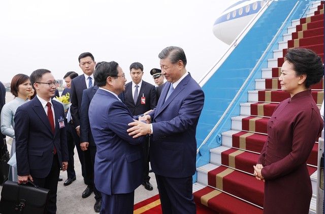 Tổng Bí thư, Chủ tịch nước Trung Quốc Tập Cận Bình đến Hà Nội, bắt đầu chuyến thăm tới Việt Nam - Ảnh 2.