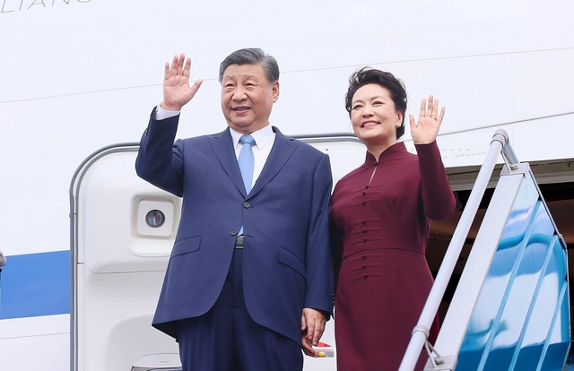 Tổng Bí thư, Chủ tịch nước Trung Quốc Tập Cận Bình đến Hà Nội, bắt đầu chuyến thăm tới Việt Nam - Ảnh 1.