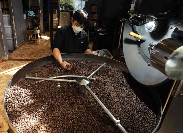 Giá tăng cao, xuất khẩu cà phê có thể đạt 5 tỷ USD trong năm 2024 - Ảnh 1.