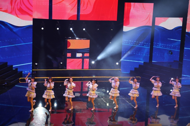 Vẻ xinh xắn của nhóm nhạc nữ nổi tiếng Nhật Bản biểu diễn tại Hà Nội - Ảnh 12.