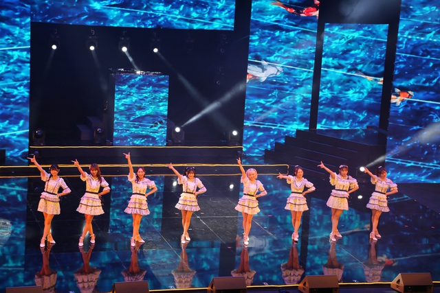 Vẻ xinh xắn của nhóm nhạc nữ nổi tiếng Nhật Bản biểu diễn tại Hà Nội - Ảnh 13.