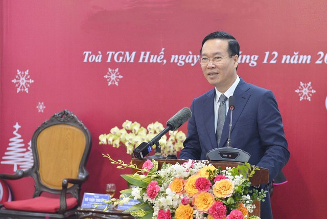 Chủ tịch nước Võ Văn Thưởng chúc mừng Giáng sinh Tổng Giáo phận Huế - Ảnh 2.