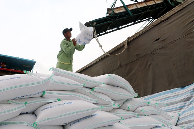 Giá gạo xuất khẩu tăng trở lại - Ảnh 1.