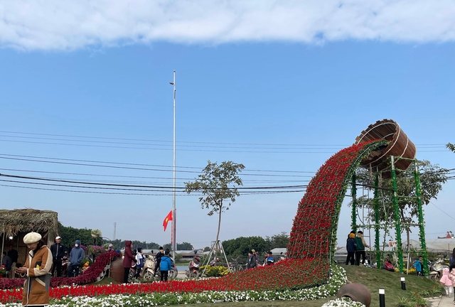 Lễ hội hoa Xuân Quan 2023 thu hút đông đảo du khách - Ảnh 3.