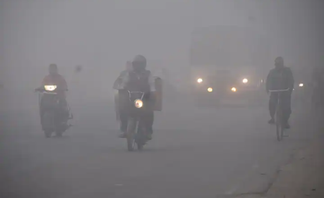 Sương mù bao phủ miền Bắc Ấn Độ - Ảnh 1.