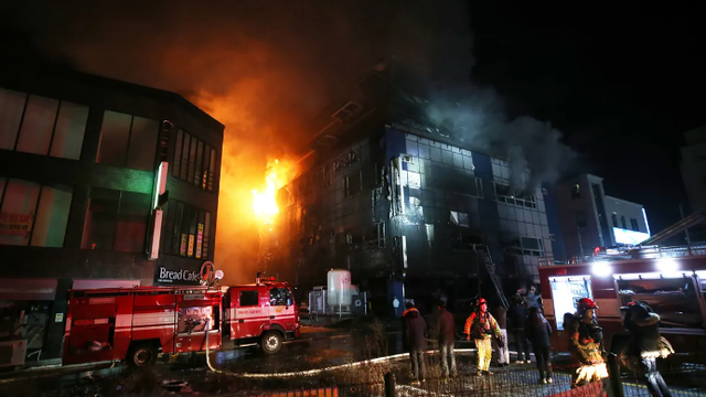 Cháy chung cư 27 tầng ở Hàn Quốc khiến nhiều người thương vong - Ảnh 1.