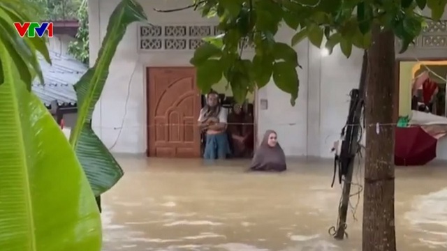 Mưa lớn gây lũ lụt nghiêm trọng tại miền Nam Thái Lan - Ảnh 1.