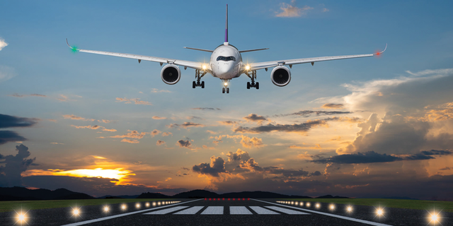 Ngành hàng không toàn cầu dự kiến doanh thu kỷ lục vào năm 2024 - Ảnh 1.