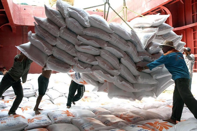 Nhiều cơ hội tăng tốc xuất khẩu gạo năm 2024 - Ảnh 1.
