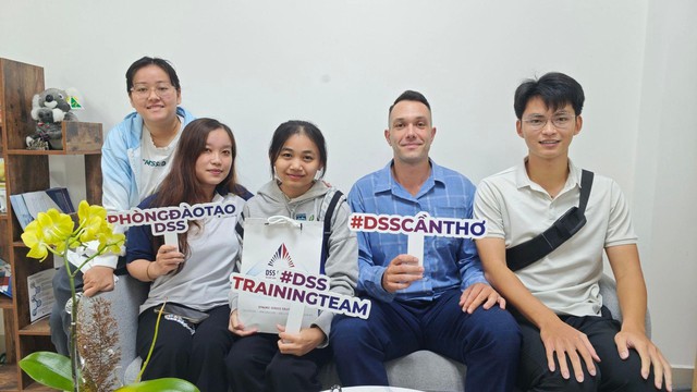 Cầu nối ngôn ngữ kết nối người Việt với môi trường lao động quốc tế - Ảnh 1.