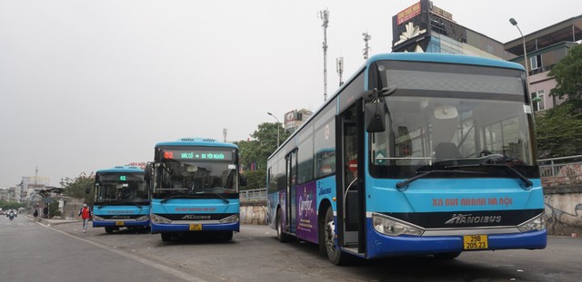 Những khó khăn trong việc chuyển đổi xe bus điện tại Hà Nội - Ảnh 1.