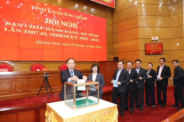 Ông Cao Tường Huy được bầu giữ chức Chủ tịch UBND tỉnh Quảng Ninh - Ảnh 1.