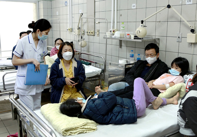 Toàn bộ học sinh của Trường tiểu học Kim Giang trong vụ nghi ngộ độc thực phẩm đã được xuất viện - Ảnh 1.