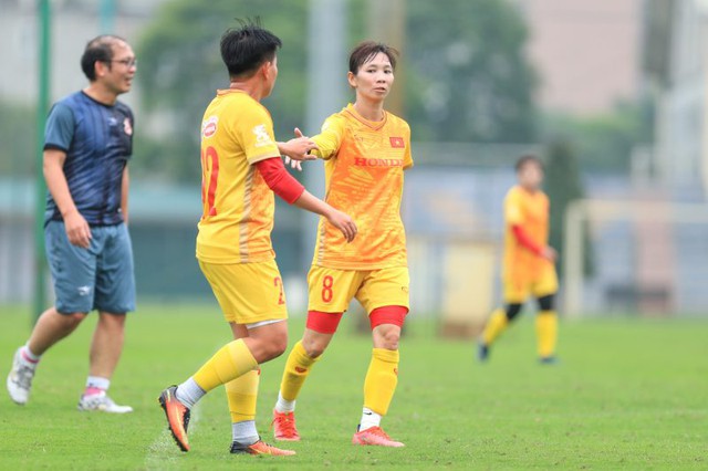 ĐT nữ Việt Nam học hỏi nhiều kinh nghiệm sau trận đấu với đội cựu tuyển thủ nam   - Ảnh 2.