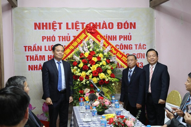 Phó Thủ tướng Trần Lưu Quang thăm, chúc mừng Lễ Phục sinh năm 2023 tại Lạng Sơn - Ảnh 1.