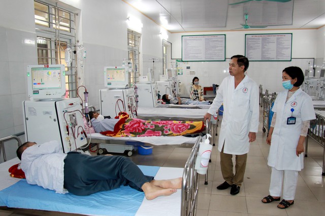 Bệnh viện Đa khoa tỉnh Nam Định: Không có chuyện dừng chạy thận cho bệnh nhân - Ảnh 1.