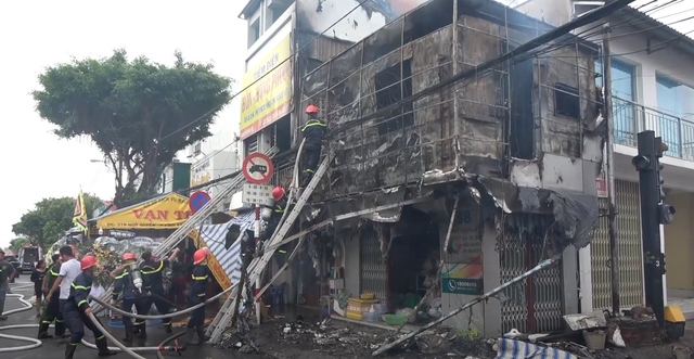 Cháy lớn gây hư hại 2 căn nhà ở Kiên Giang - Ảnh 1.