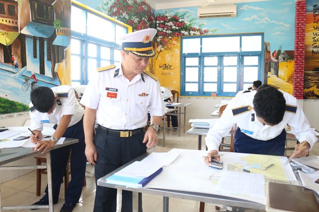 Vùng 4 Hải quân: Kiểm tra sát sao học viên kết thúc thực tập, đảm bảo chất lượng đầu ra - Ảnh 2.