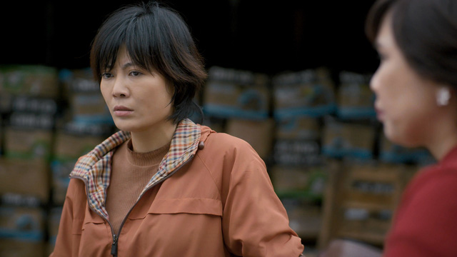 Xấu xí trên phim, Thanh Hương lại cực gợi cảm ngoài đời với tóc ngắn - Ảnh 2.